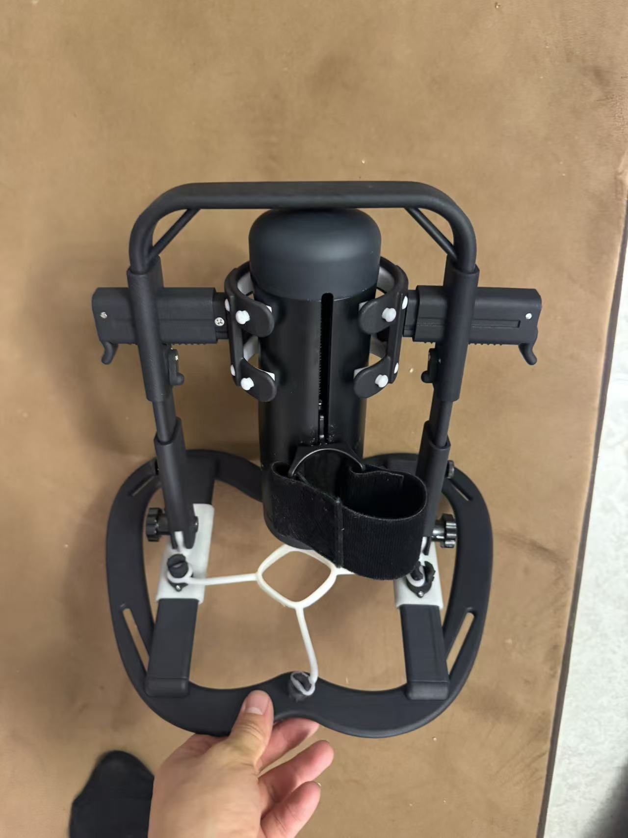 Front view of the VR mount prototype